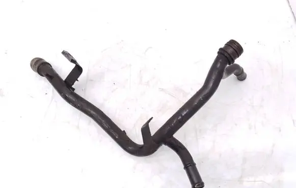 Volkswagen Fox Engine coolant pipe/hose 045121065M