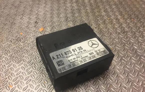 Mercedes-Benz CLK A209 C209 Alarm control unit/module 2118209126 A2118209126