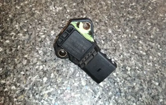 Volkswagen Crafter Air pressure sensor 0281006080 03K906051