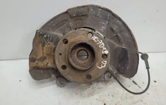 Volvo XC70 Front wheel hub