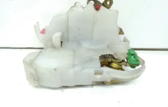 Subaru Legacy Front door lock