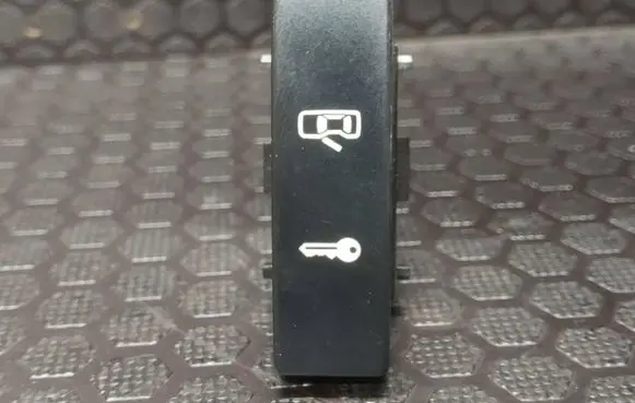 Central locking switch button