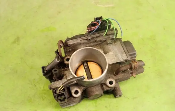 Honda FR-V Throttle body valve GMA2A61019