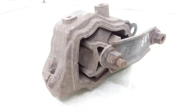 Volvo V70 Engine mount bracket 6G926P082AB