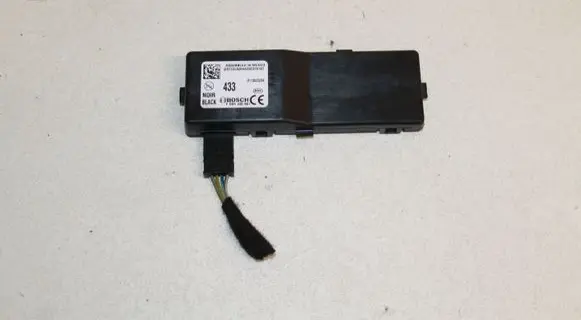 Opel Insignia A Door central lock control unit/module 13503204 DL32044Z0237010T