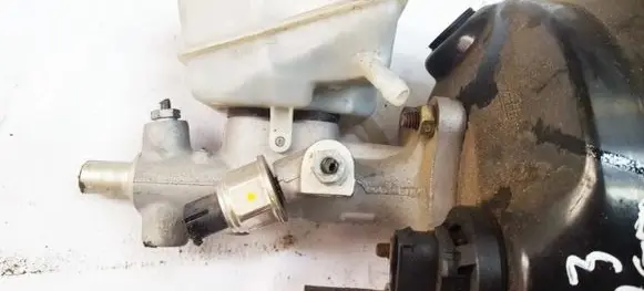 Mercedes-Benz C W203 Master brake cylinder a2034300002