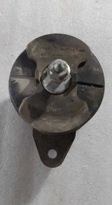 Nissan Leaf II (ZE1) Engine mount bracket