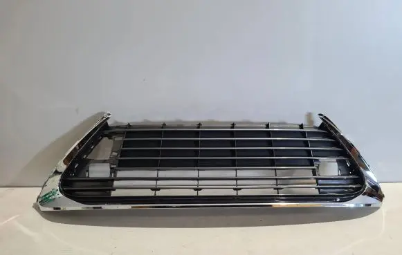 Lexus ES 300h Front bumper lower grill 5310238080 5312133080