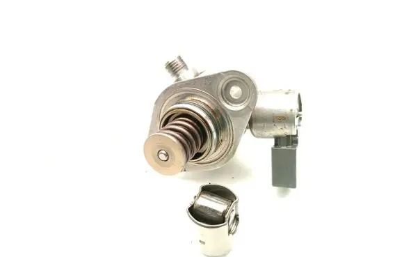 Audi A4 S4 B9 Fuel injection high pressure pump 04E127025D