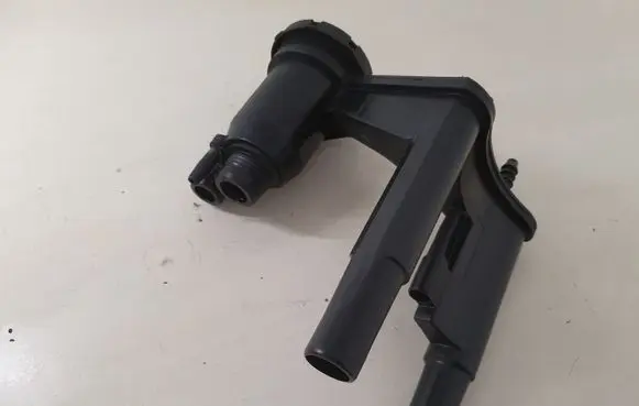 Land Rover Range Rover Sport L320 Breather/breather pipe/hose 4R8Q6A785AE