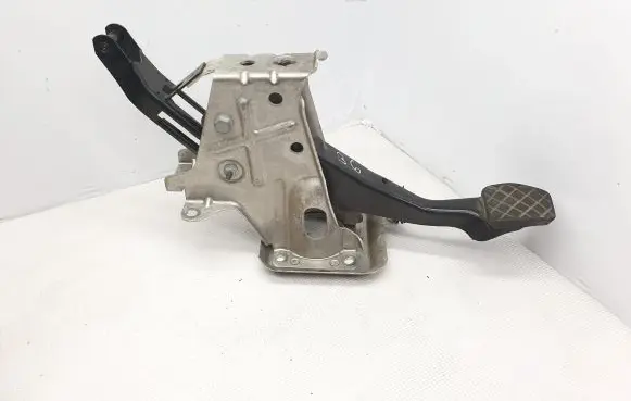 Volkswagen PASSAT B6 Brake pedal 1K1721057AD