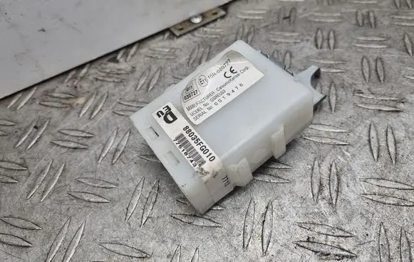Subaru Impreza III Door central lock control unit/module GSREU52 10R020727 030727