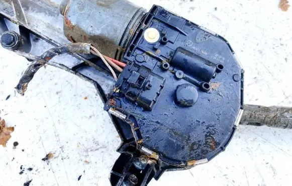 Mercedes-Benz CLS C219 Wiper motor 1137328342