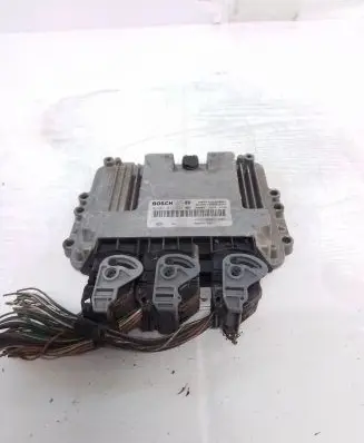 Opel Vivaro Engine control unit/module 0281011529 8200771825 1039S12864