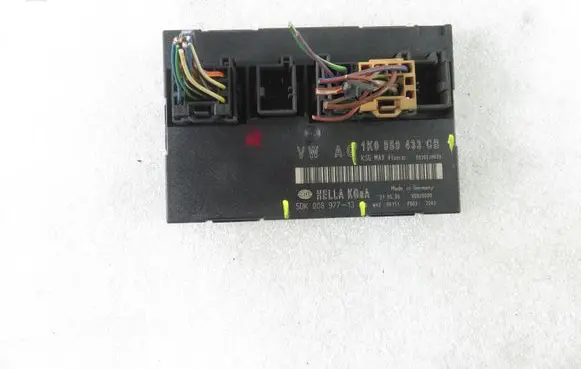 Volkswagen Touran I Central body control module 5DK00897713 1K0959433CB