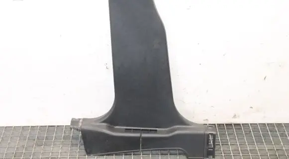 Nissan Qashqai (B) pillar trim (top)