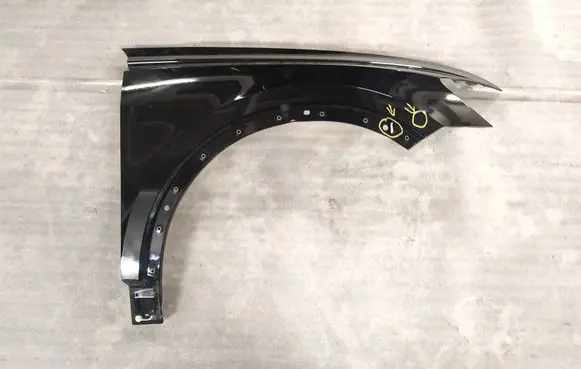 Audi RS Q8 Fender