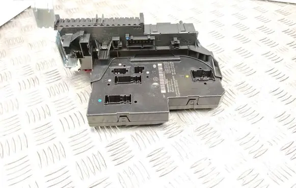 Mercedes-Benz C W204 SAM control unit 2049004903 5DK01102231 2049012502