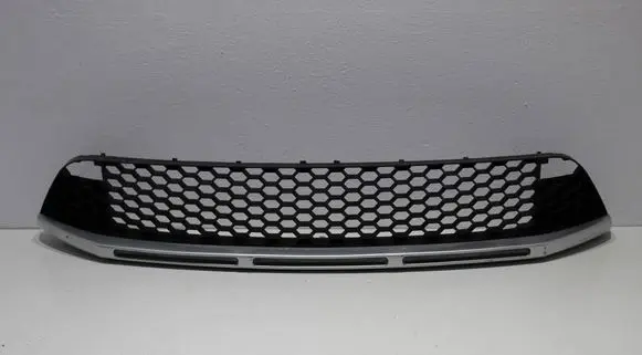 Skoda Fabia Mk2 (5J) Front bumper lower grill 5J0853677C