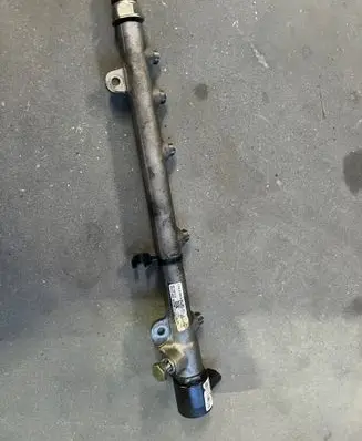 Mercedes-Benz E W211 Fuel main line pipe A6460700395 RA0001