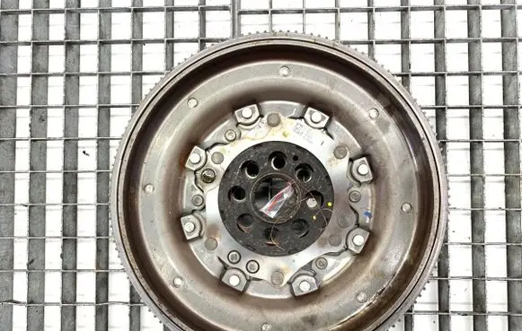 Skoda Octavia Mk4 Dual mass flywheel 05L105266K