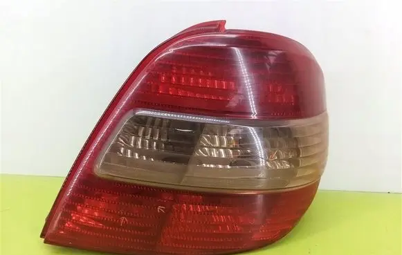 Toyota Avensis T220 Rear/tail lights