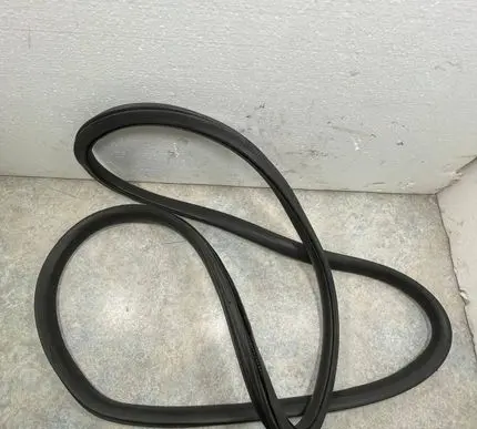 Seat Leon (5F) Front door rubber seal 5F4867365