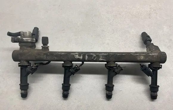 Opel Omega B1 Fuel main line pipe 90411551