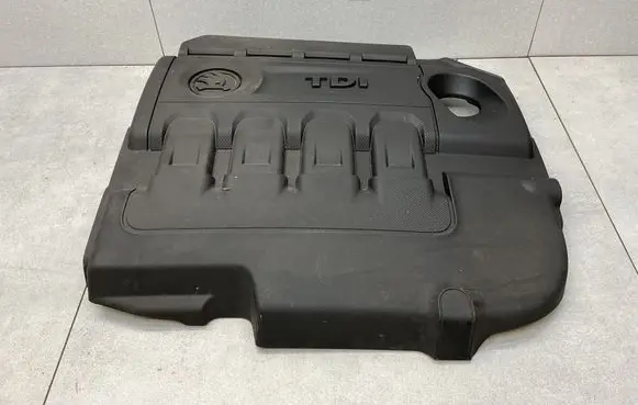Skoda Superb B8 (3V) Engine cover (trim) 04L103925T