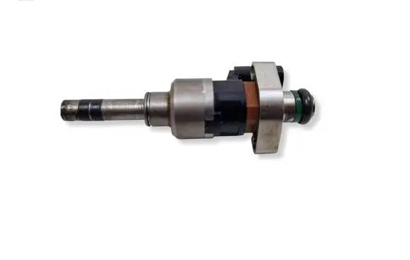 Opel Insignia B Fuel injector 55577103