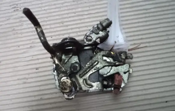 KIA Sportage Front door lock