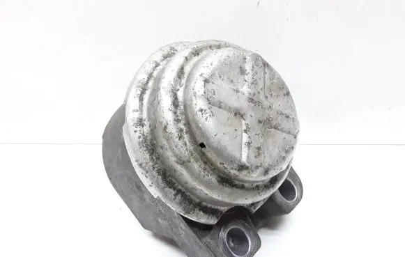 Volvo V60 Engine mount bracket 31304038
