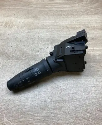 Nissan Primera Indicator stalk 25540AV600