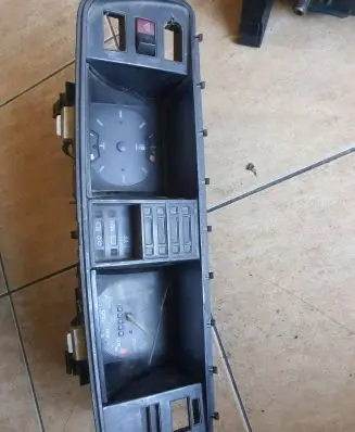 Volkswagen Transporter - Caravelle T3 Speedometer (instrument cluster) 87001098