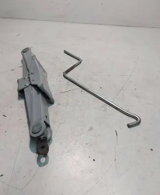 Mitsubishi Colt Lift Jack 3262A67