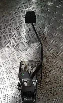 Toyota Yaris Brake pedal