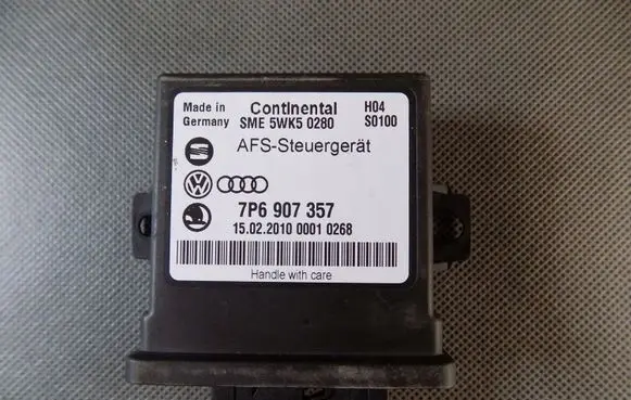 Volkswagen Touareg II Light module LCM 7P6907357