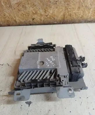 Volkswagen Touran I Engine control unit/module 03G906018EH