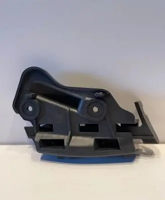 Volkswagen Golf Plus Front bumper mounting bracket 5M0807183