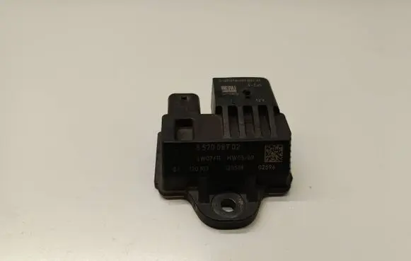 BMW X3 F25 Glow plug pre-heat relay 857008702