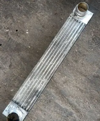 BMW 5 E60 E61 Intercooler radiator 7795823