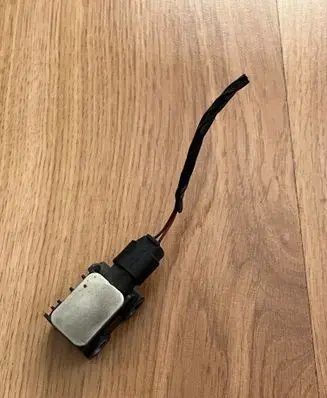 BMW X1 E84 Airbag deployment crash/impact sensor 6988143 65776988143