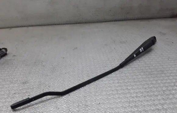 Volkswagen PASSAT B5 Front wiper blade arm 3B1955410