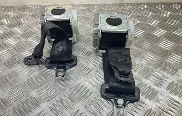 Audi TT TTS Mk2 Rear seatbelt 8J8857805B 8J8857806B