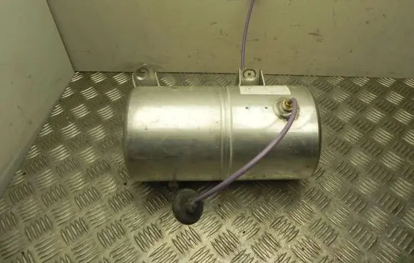 Vacuum air tank