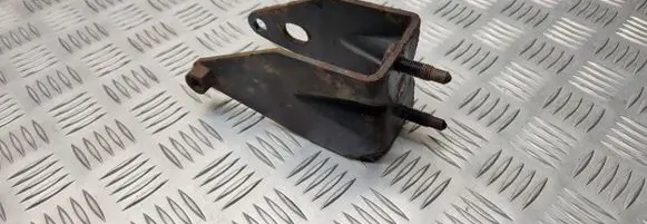 Lexus RX 330 - 350 - 400H Engine mounting bracket