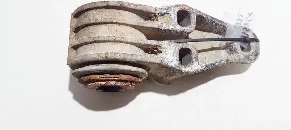 Volkswagen PASSAT B5 Rear axle beam mounts housing 8e0501521g 8e0501522g