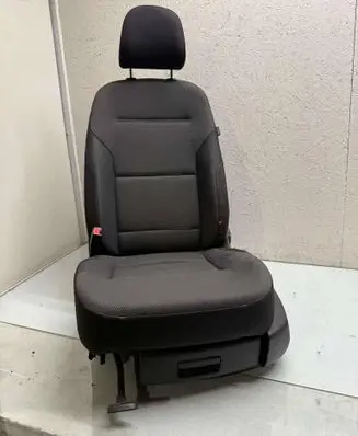 Volkswagen Golf VII Front driver seat 