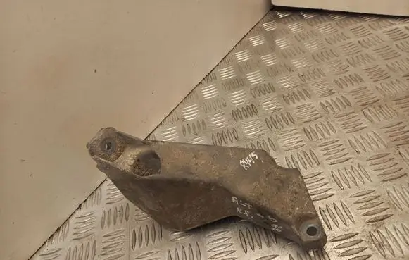 Audi A4 S4 B6 8E 8H Engine mounting bracket 8E0199307A