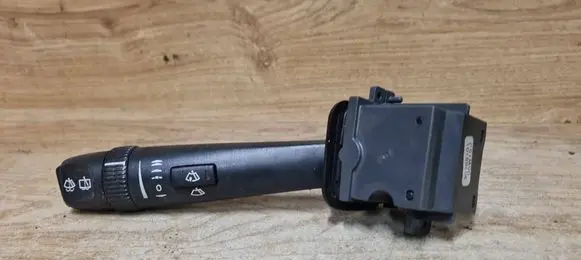 Volvo V70 Wiper control stalk 30768101